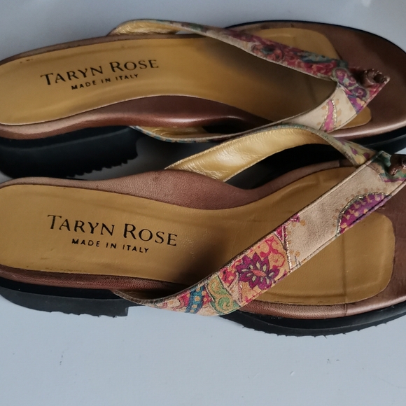 Taryn Rose Sandal - Picture 4 of 7